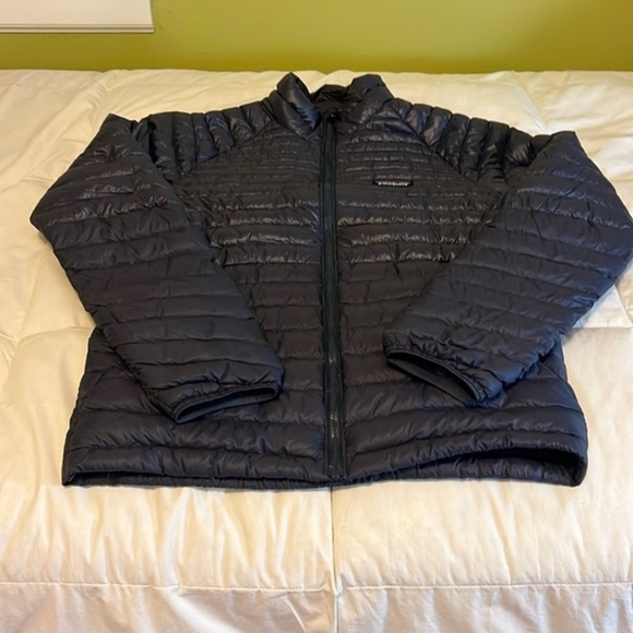 Down jacket - Picture 1 of 9
